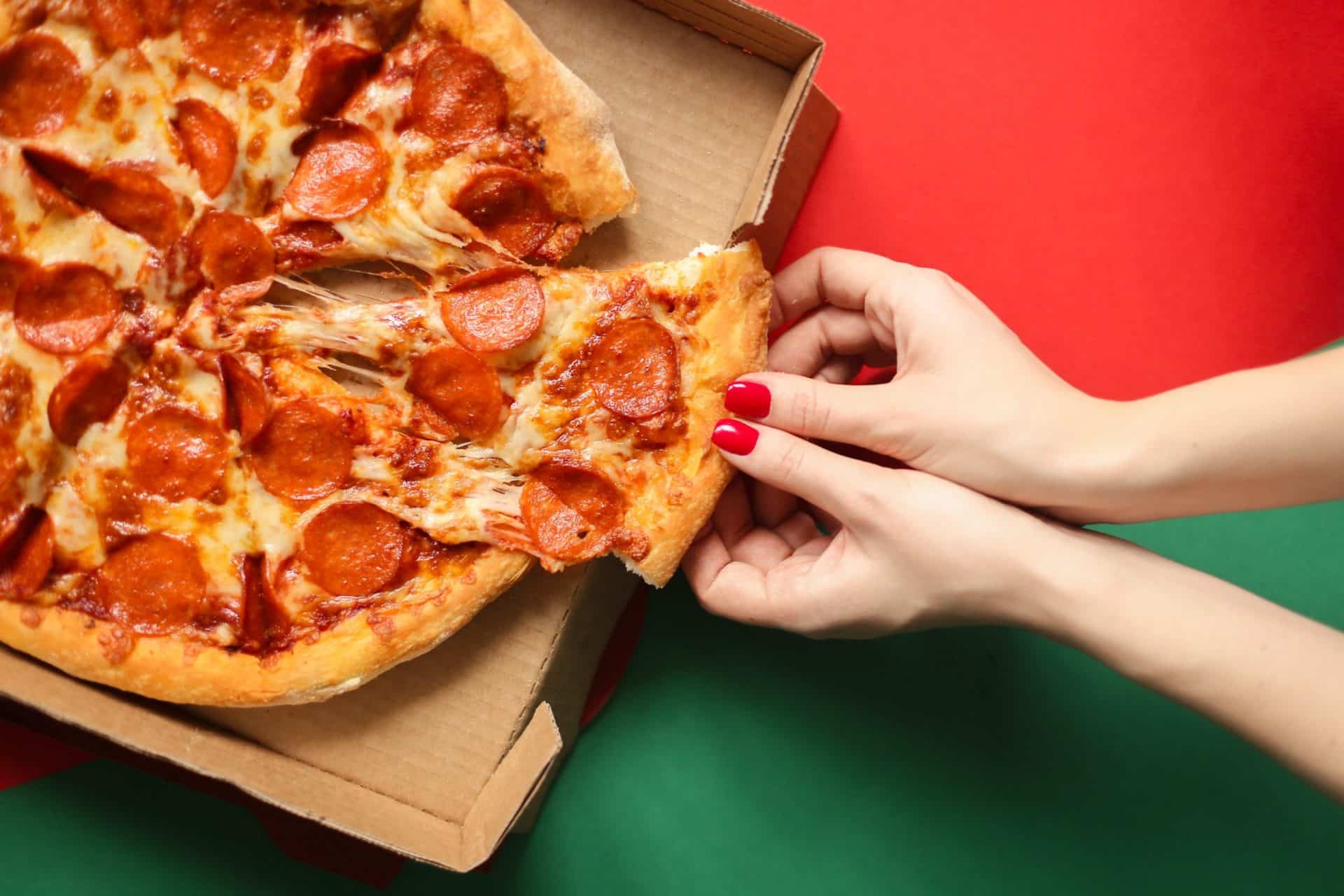 How Many Calories In a Slice Of Pizza?