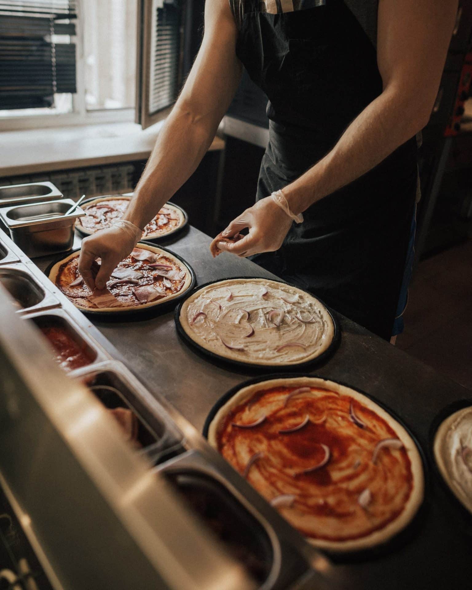 Making a Brooklyn pizza style at home with creative toppings